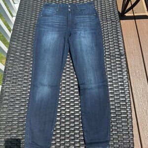 New Women's Guess High Rise Shape Up Jeans- Skinny Jeans Size 28